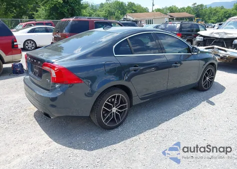2014 Volvo S60 T5 from USA, damaged, VIN YV1612FS5E2276613